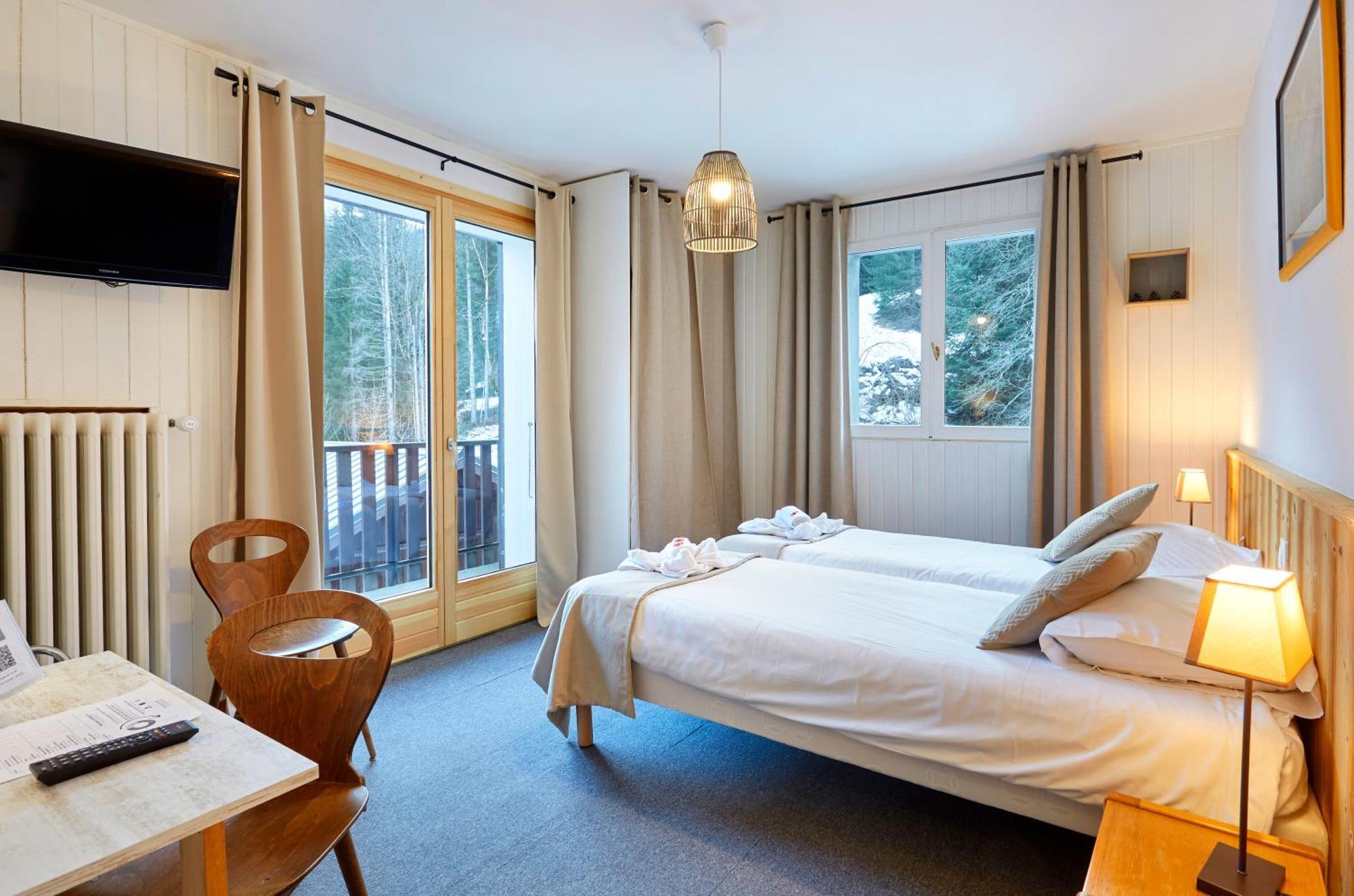 Hotel Eliova L'Eau Vive شاتيل المظهر الخارجي الصورة
